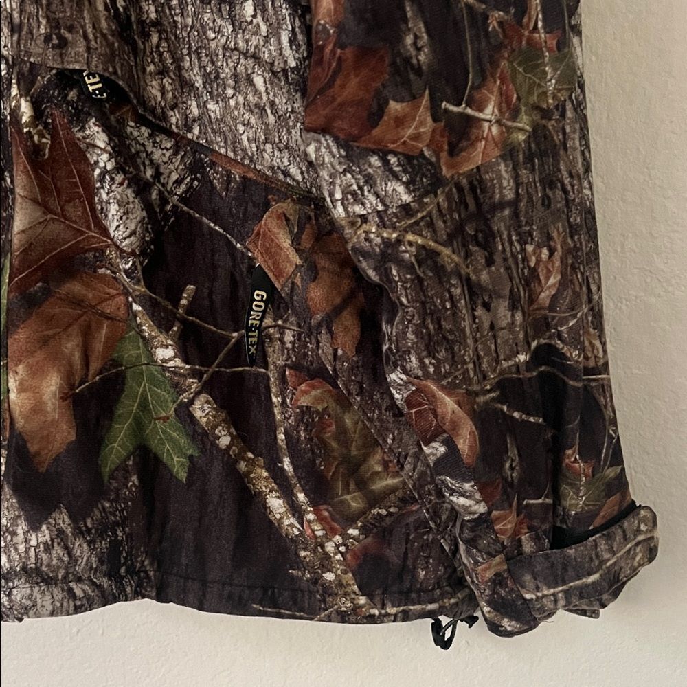 Cabela's Whitetail Real Tree Camo Hooded Gore-Tex Hunting Jacket in Size XL - Picture 5 of 16